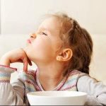 تأثير امر و نهي و تناقضات رفتاري والدين بر كودكان چیست؟