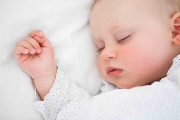 علل از خواب پریدن نوزادان