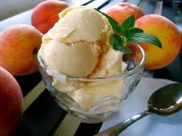 بستنی هلو یا زردآلو یا گلابی