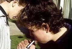نوجوانان در برابر سیگار