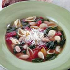 سوپ ماكاروني و سبزيجات