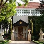 زندگي نامه ي رهبران بهائيت از اول تا عصر حاضر را به طور مختصر بيان كنيد؟