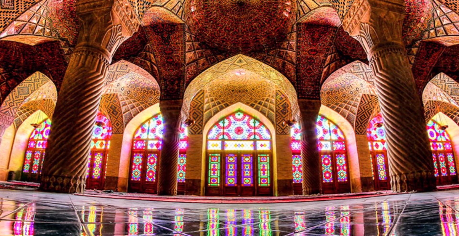 بازی رنگ‎ها در مسجد نصیرالملک شیراز