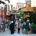 بزرگان فرقة نصيريه چه كساني هستند و آيا فعلاً داراي رهبر مي‌باشند يا خير؟