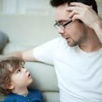 به‌جای قصه خواندن براي کودکانتان با آن‌ها حرف بزنيد!