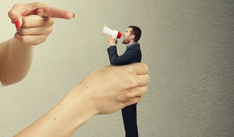 کنترل را از روی همسرتان بردارید!