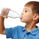 چرا نبايد همراه با غذا آب خورد؟