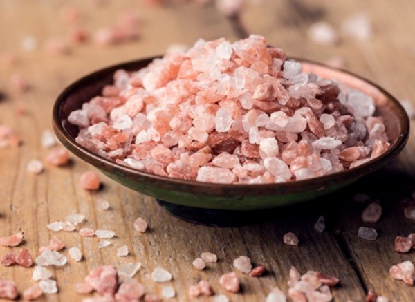 خواص نمک هیمالیا چیست و چگونه می‌توان از آن استفاده کرد