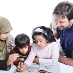 تأثیر امر و نهی و تناقضات رفتاری والدین بر کودکان چیست؟