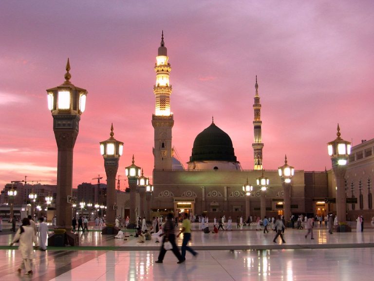 محبت فراوان پيامبر خدا نسبت به فاطمه زهرا