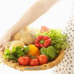 نقش تغذيه در کاهش عوارض دوران بارداري